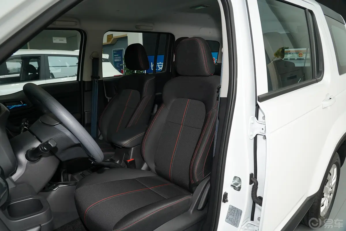 长安欧尚X70A改款 1.5L 手动 标准型驾驶员座椅