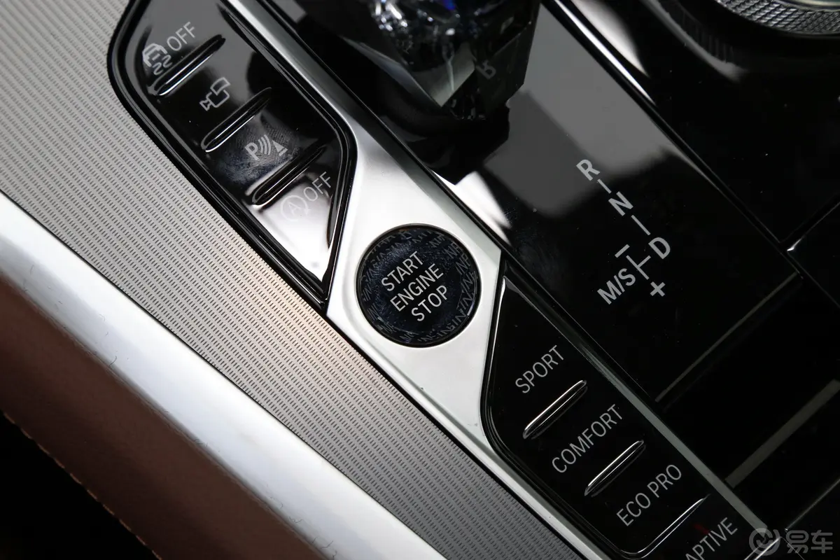 宝马X6xDrive30i M运动套装钥匙孔或一键启动按键