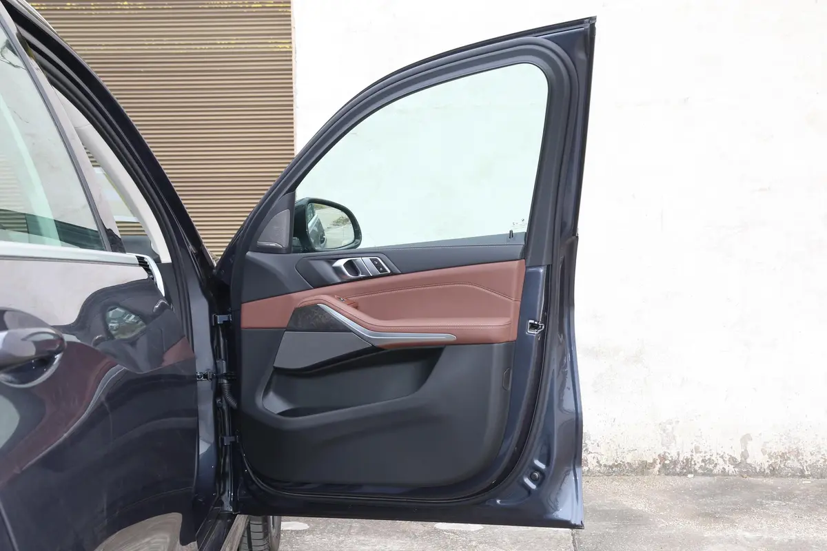 宝马X5(进口)xDrive40i M运动套装副驾驶员车门