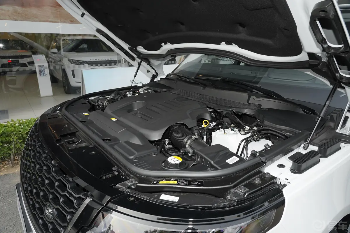 揽胜3.0 L6 传世加长经典版外观