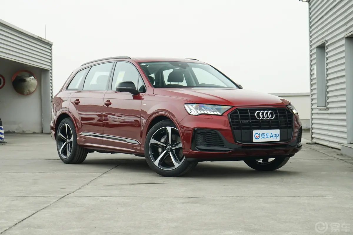 奥迪Q755 TFSI quattro S line 运动型侧前45度车头向右水平