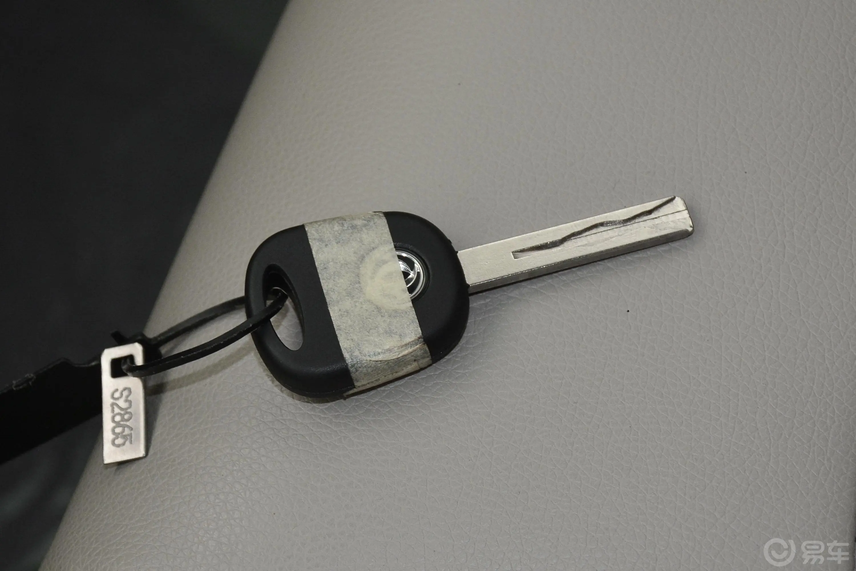 菱智M5 EV豪华型 7座钥匙正面