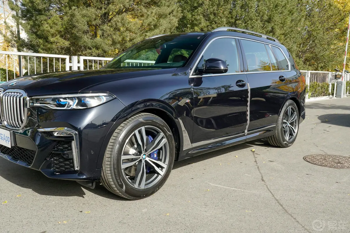 宝马X7xDrive40i 尊享型 M运动套装外观