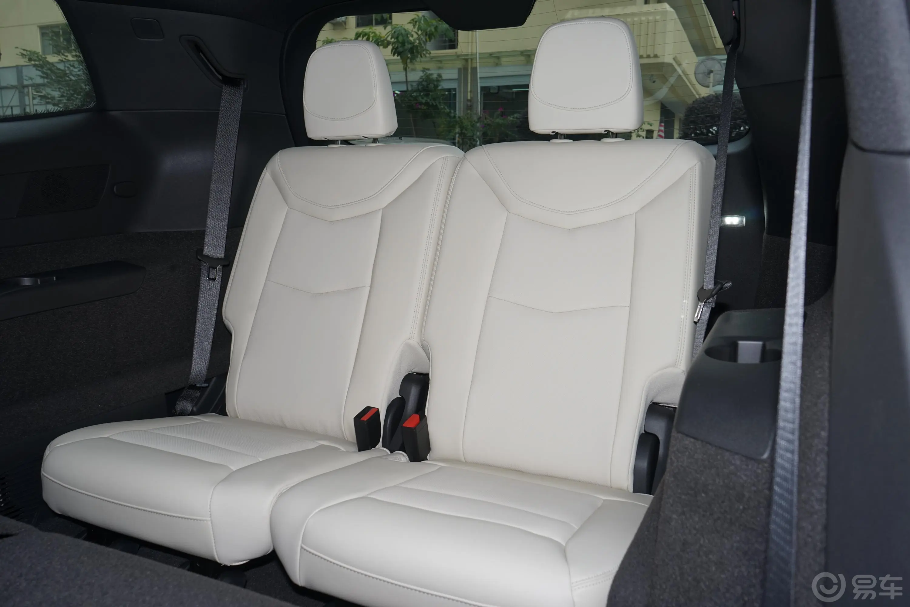 凯迪拉克XT628T 两驱 豪华运动型-至享安全版 7座第三排座椅