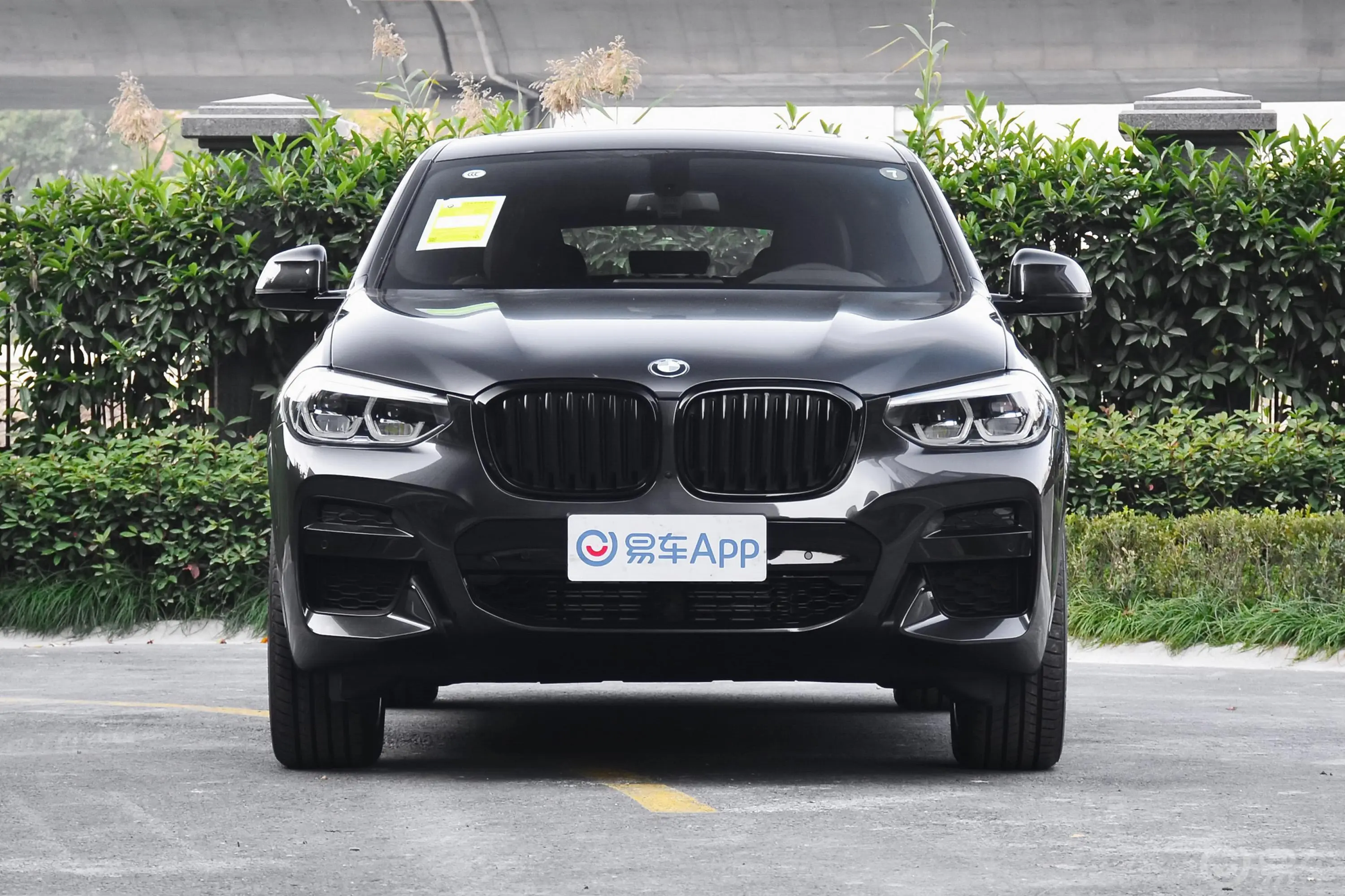 宝马X4xDrive 30i M运动曜夜套装正前水平