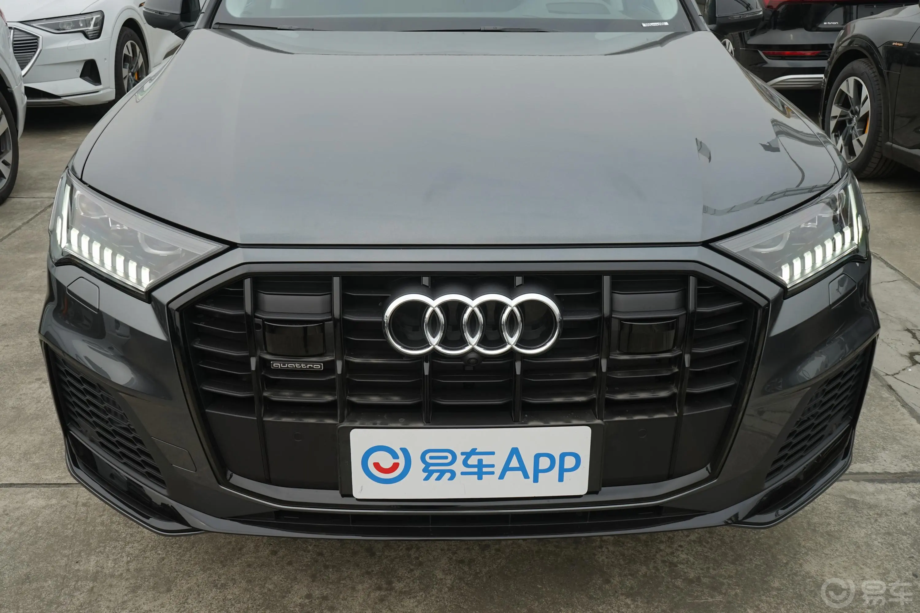 奥迪Q755 TFSI quattro S line 尊贵型外观