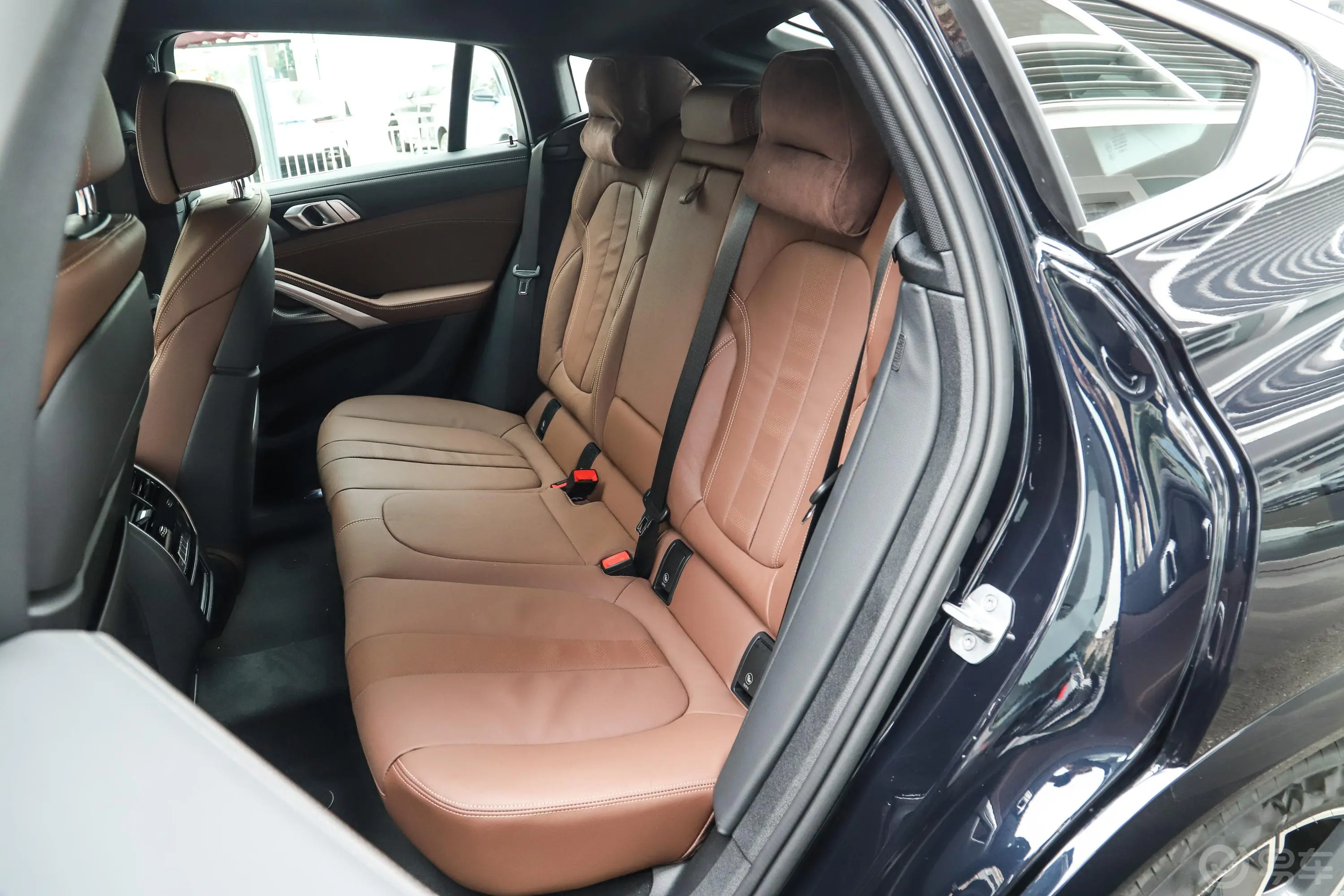 宝马X6xDrive40i 尊享型 M运动套装后排座椅
