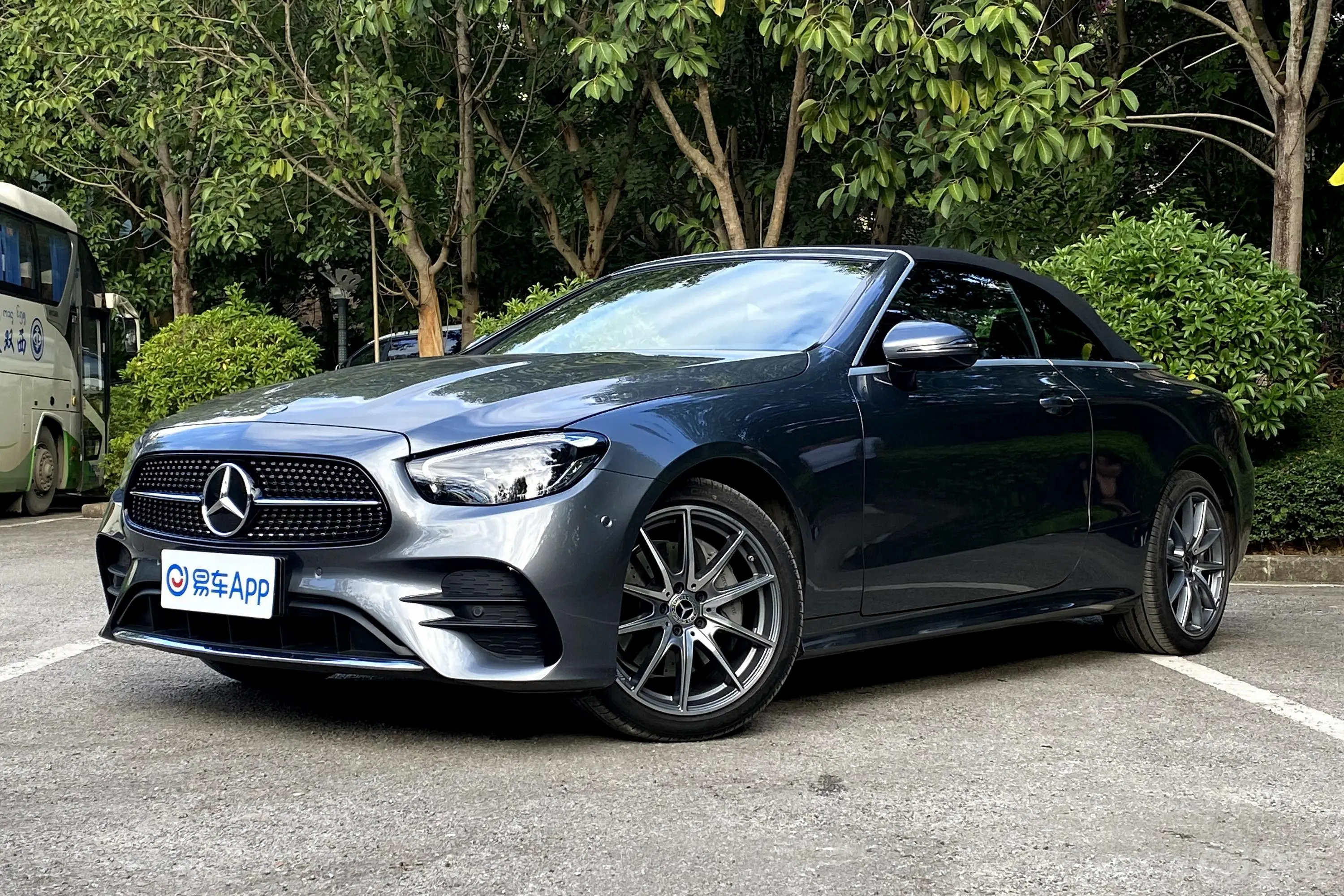 奔驰E级(进口)E 260 4MATIC 轿跑车外观