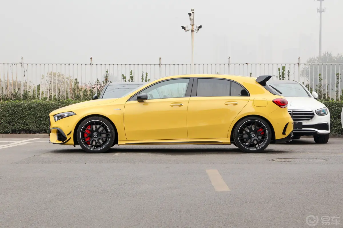 奔驰A级 AMG(进口)AMG A 45 S 4MATIC+正侧车头向左水平