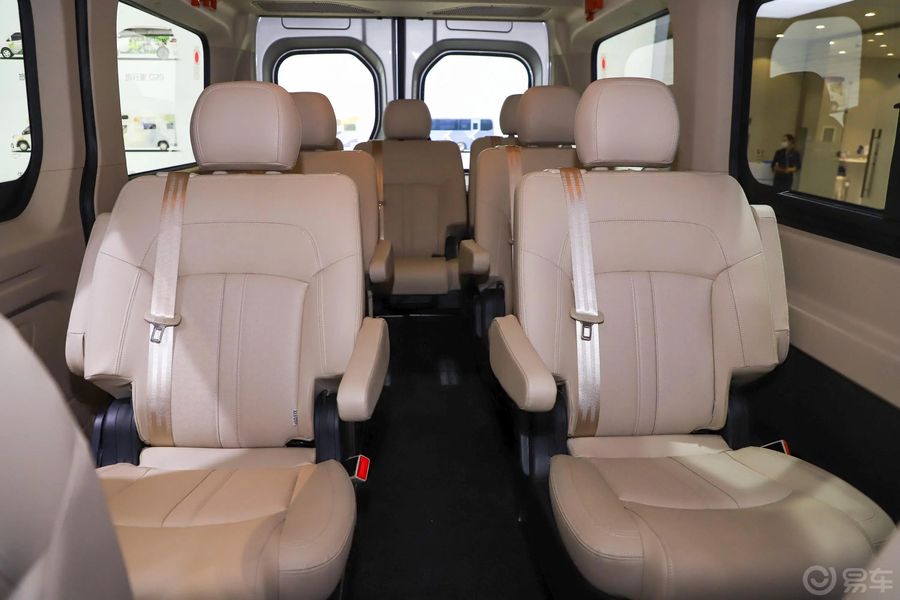 新途EV90非营运版客车 加长轴 88.55kWh 14座空间