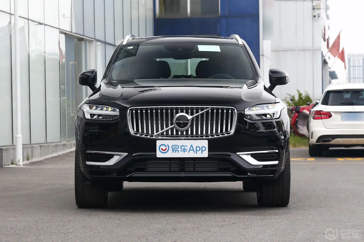 沃尔沃XC90新能源RECHARGE T8 智尊豪华版正前水平