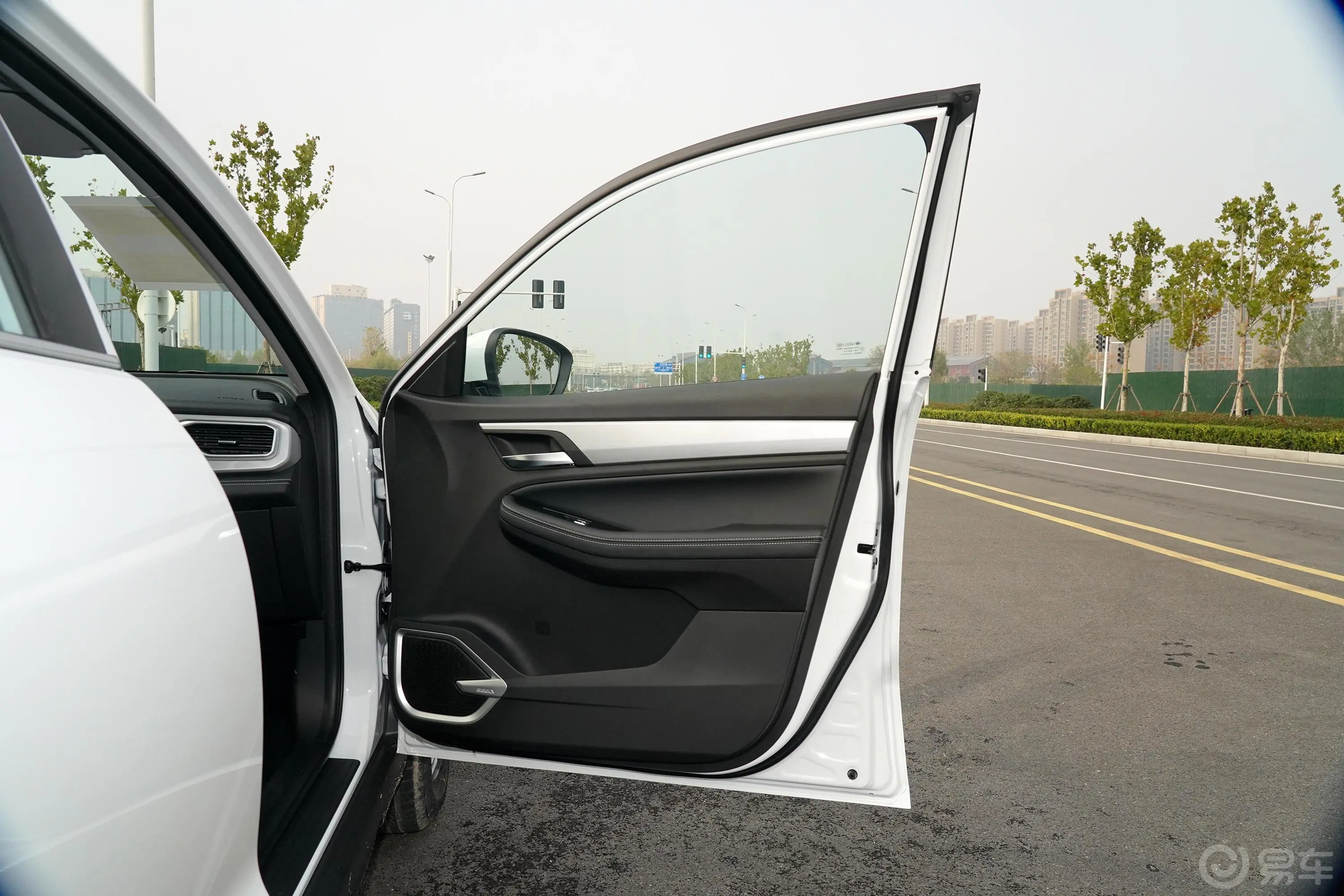 远景X61.4T 自动 豪华型副驾驶员车门