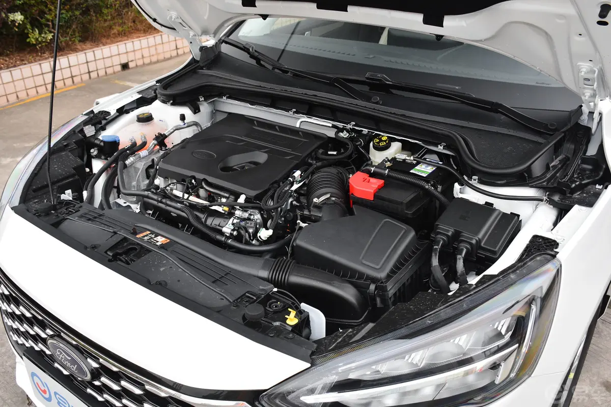 福克斯三厢 EcoBoost 180 自动锋潮型外观