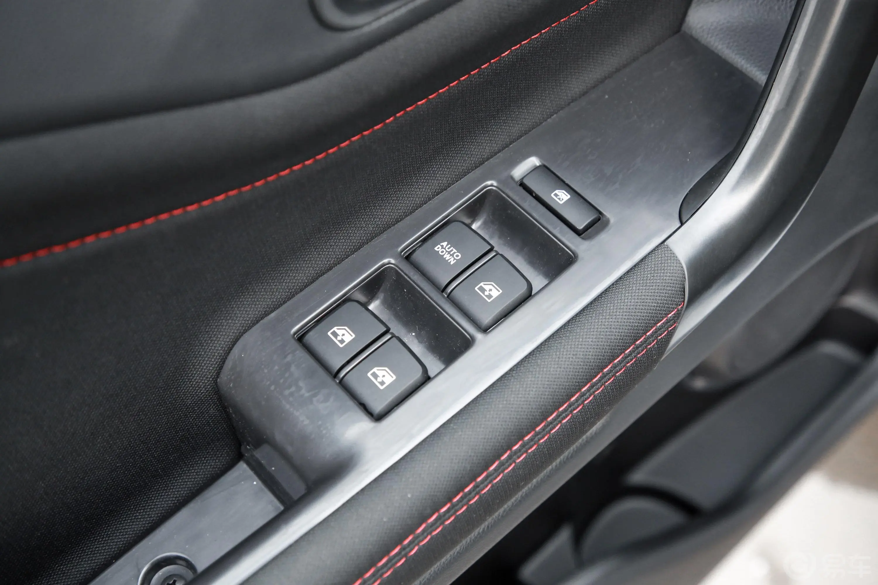 长安欧尚X70A改款 1.5L 手动 经典型车窗调节整体