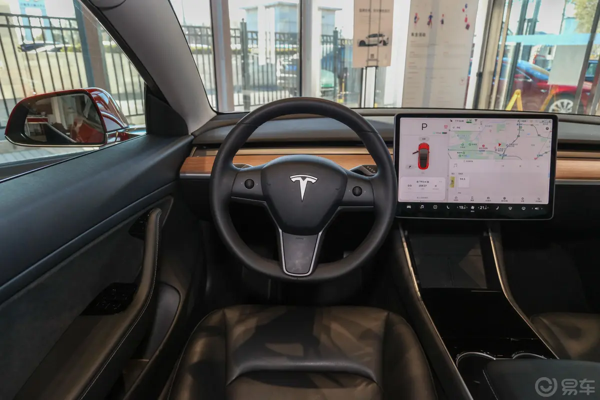 Model 3改款 长续航后轮驱动版内饰