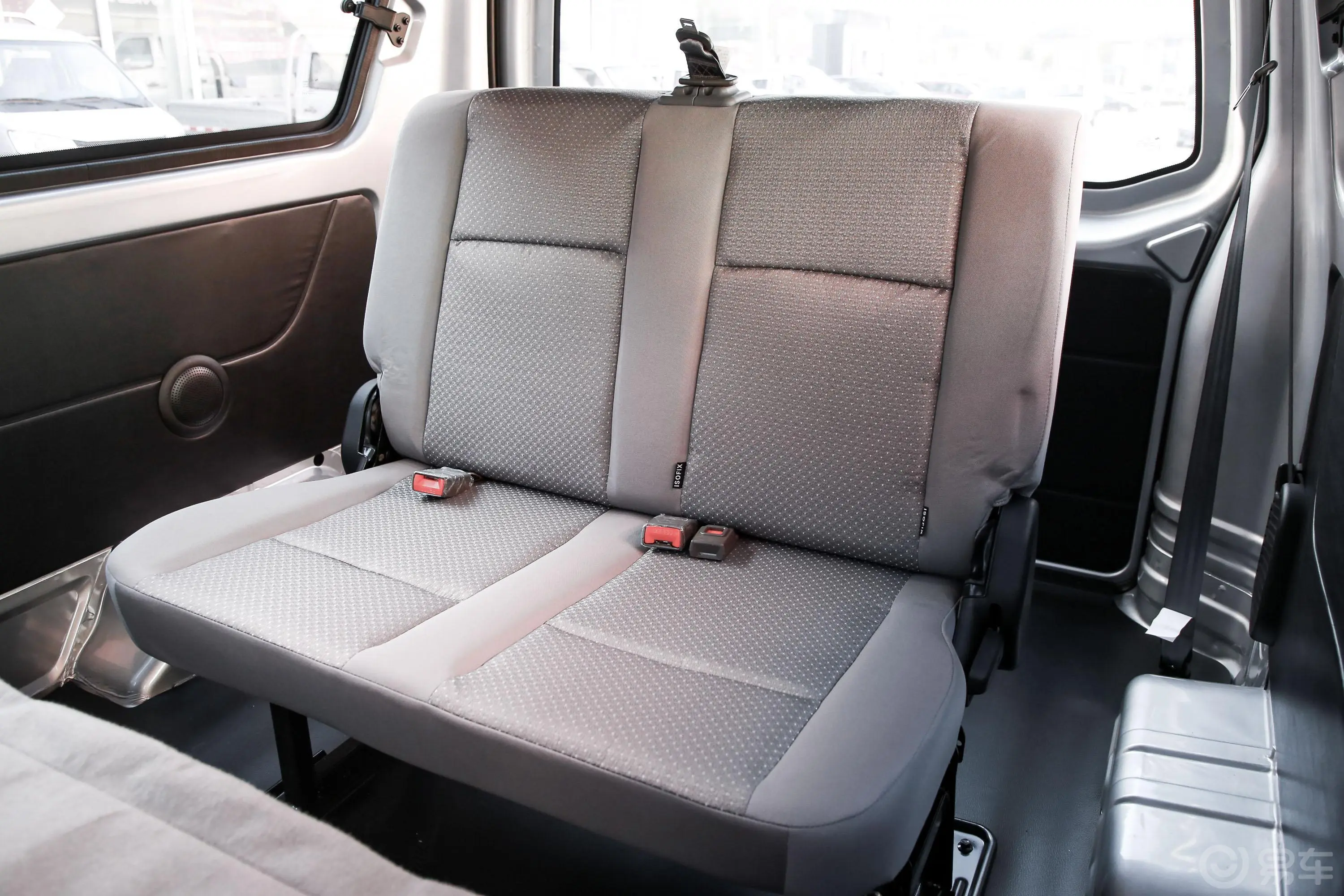 金杯小海狮X30客车 1.5L 手动 标准中央空调版 5/6/7座 国VI第三排座椅