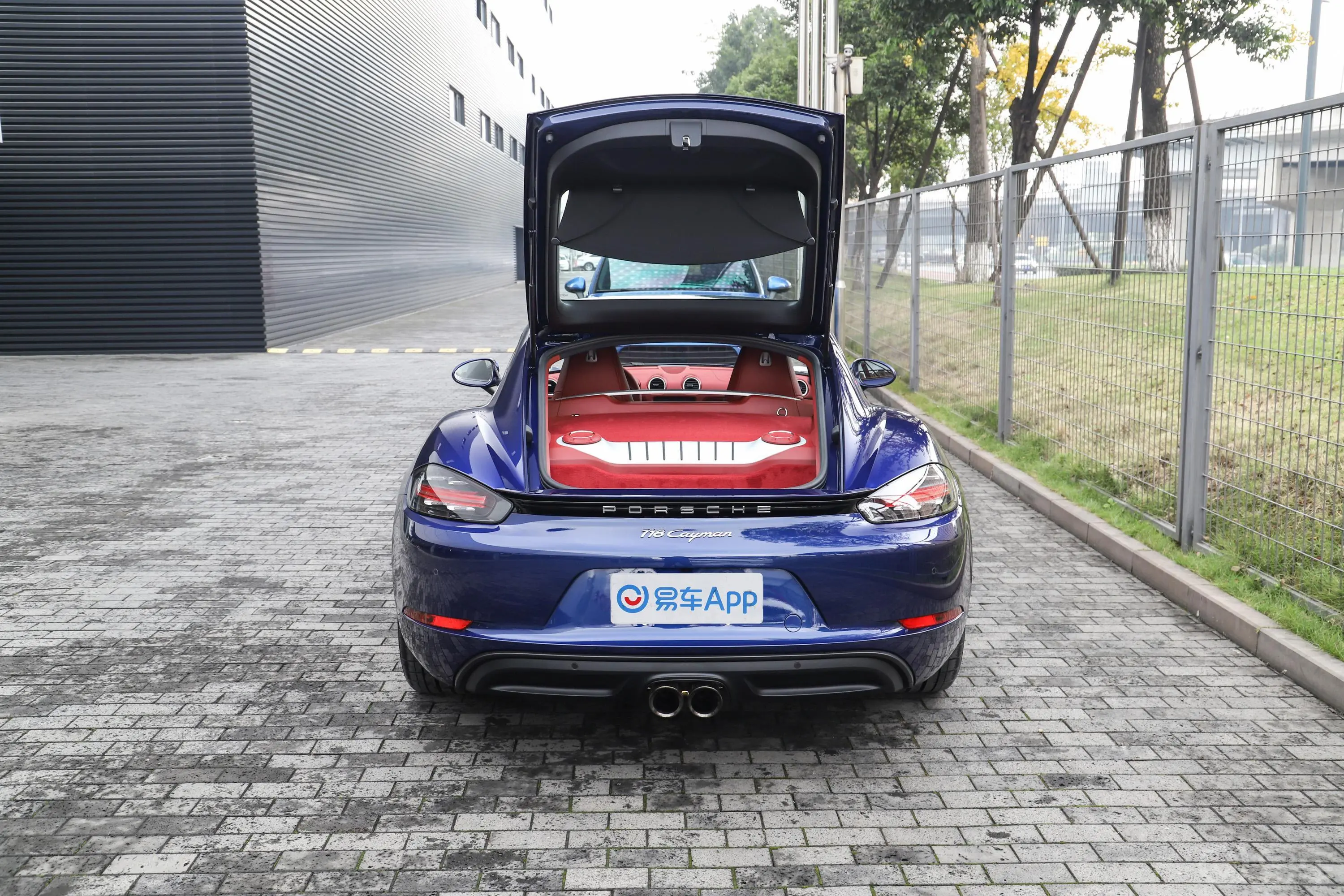 保时捷718Cayman 2.0T空间