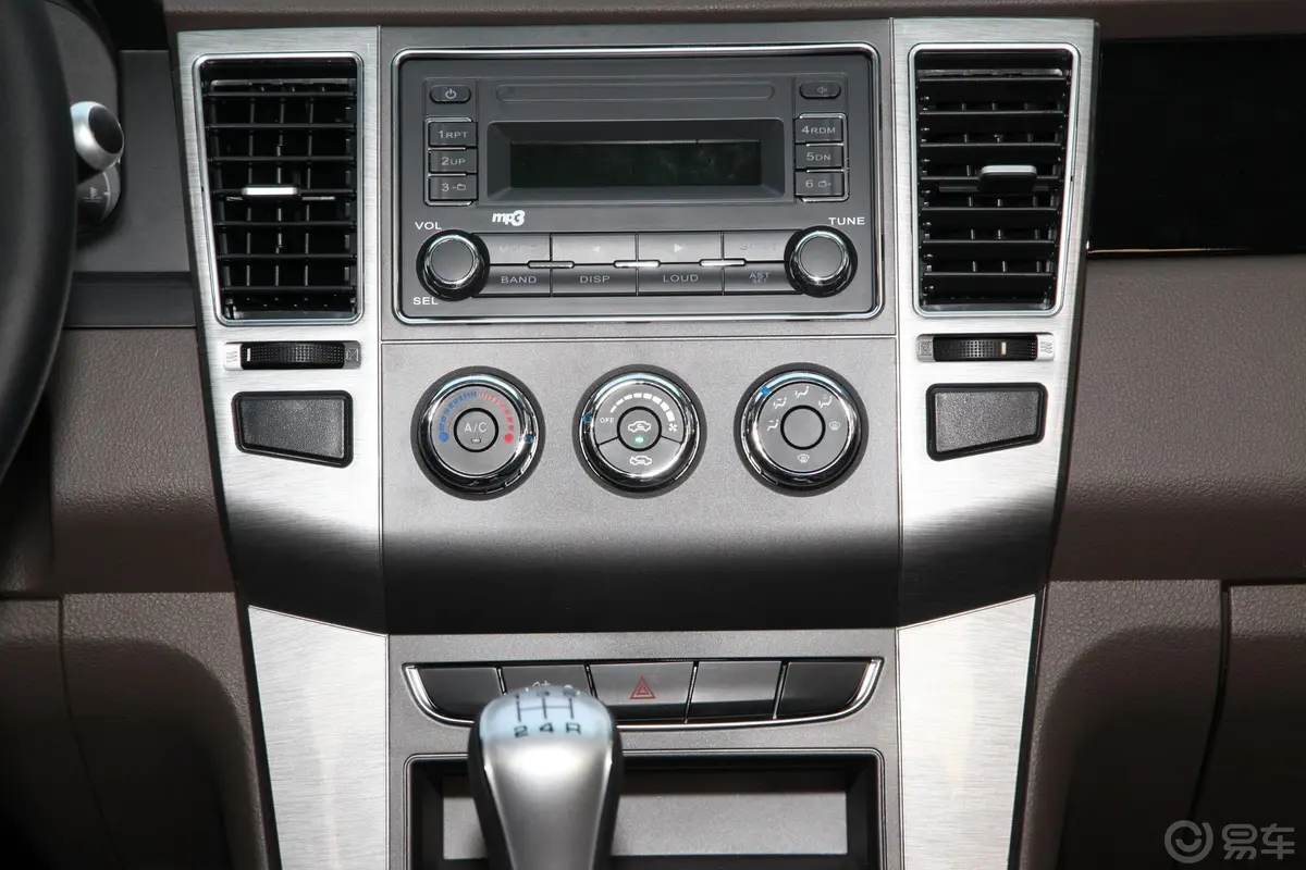 萨普标轴 1.5L 手动 两驱 舒适型 汽油空调