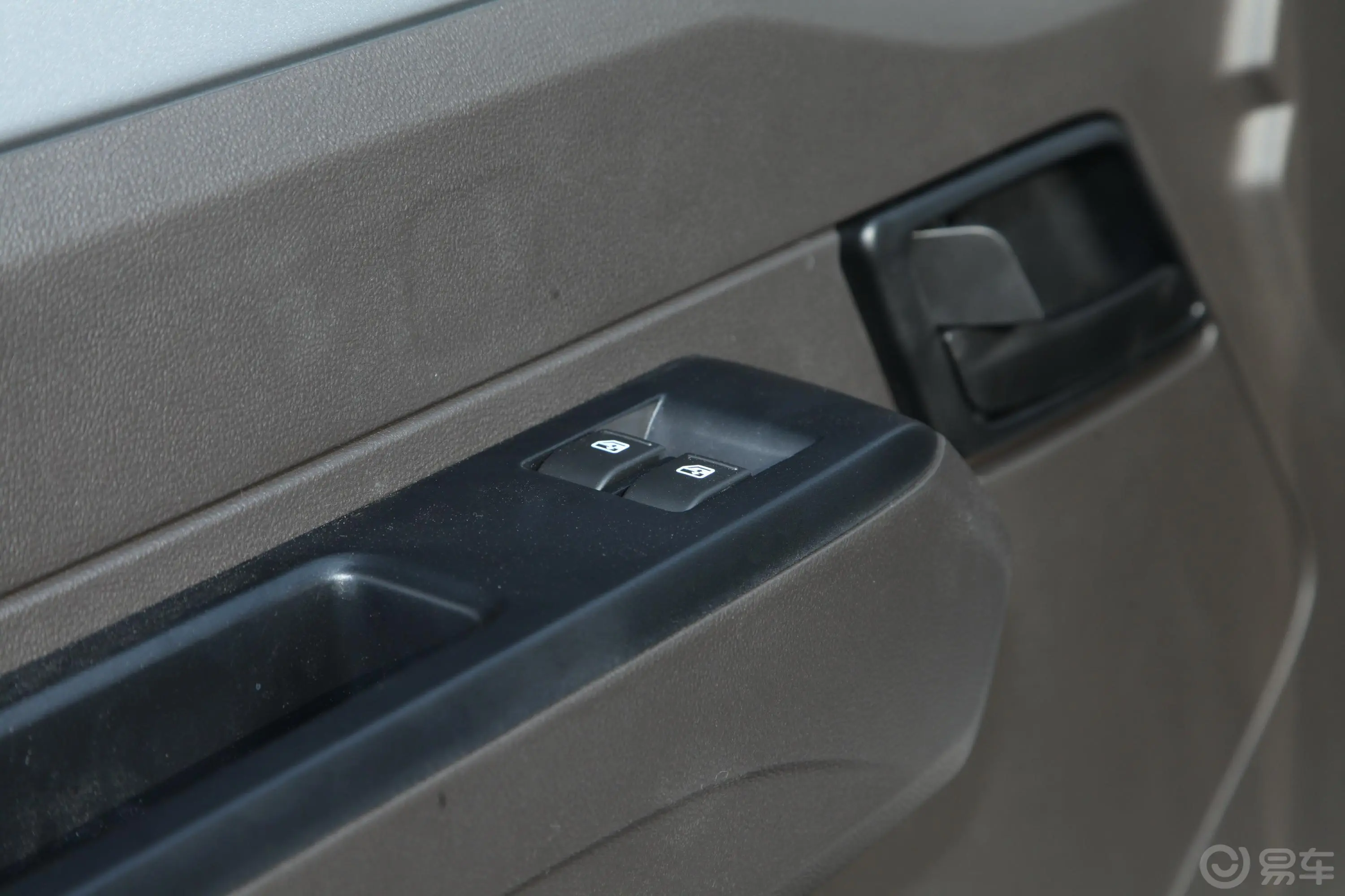 五菱荣光新卡汽车下乡版 1.5L 手动单排标准型车窗调节整体
