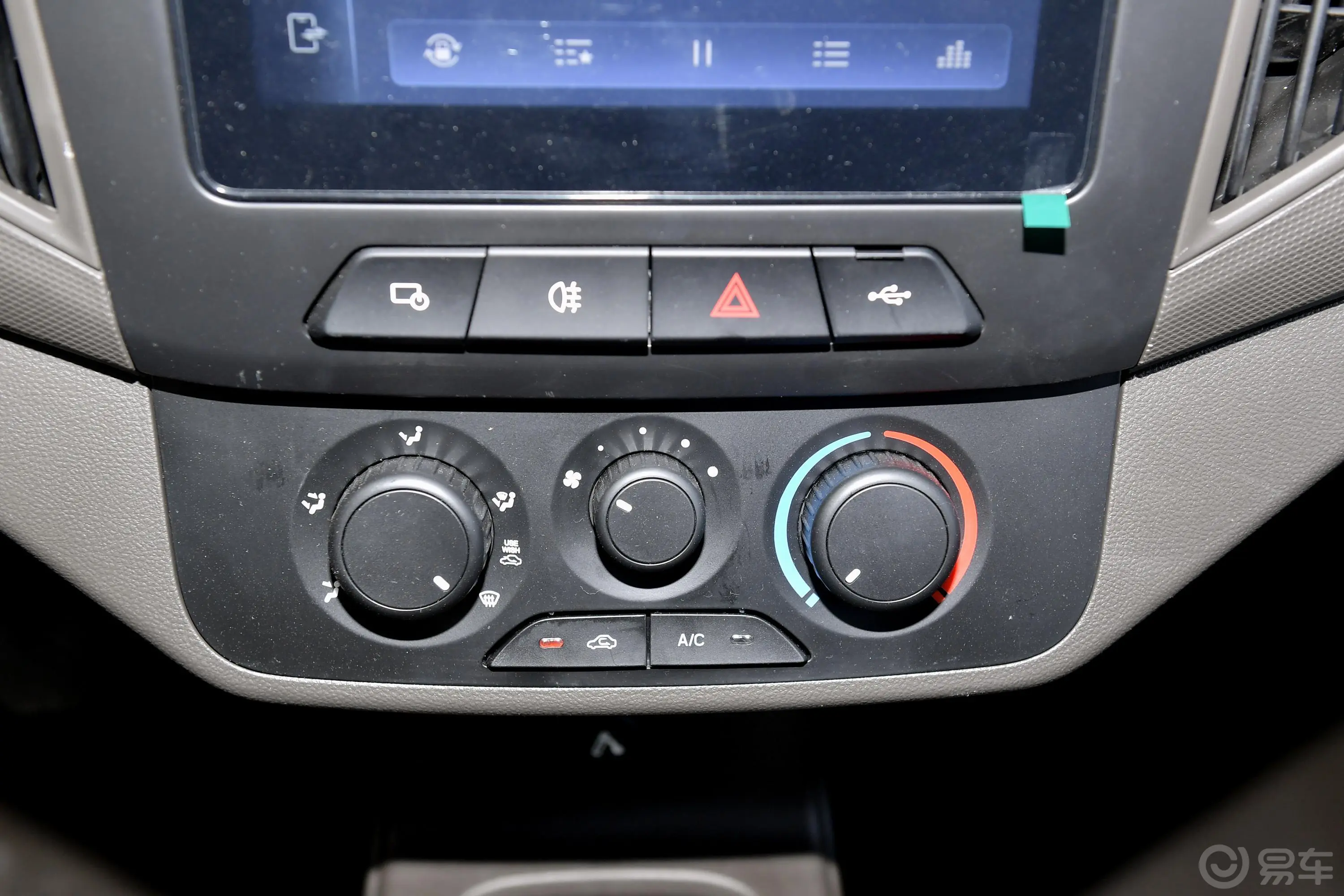 五菱荣光新卡汽车下乡版 1.8L 手动双排标准型空调