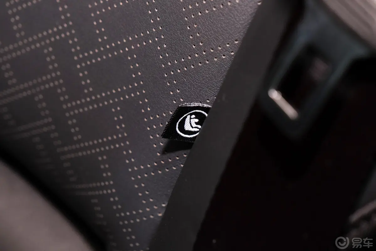 长安CS55纯电版标准续航 智享版儿童座椅接口