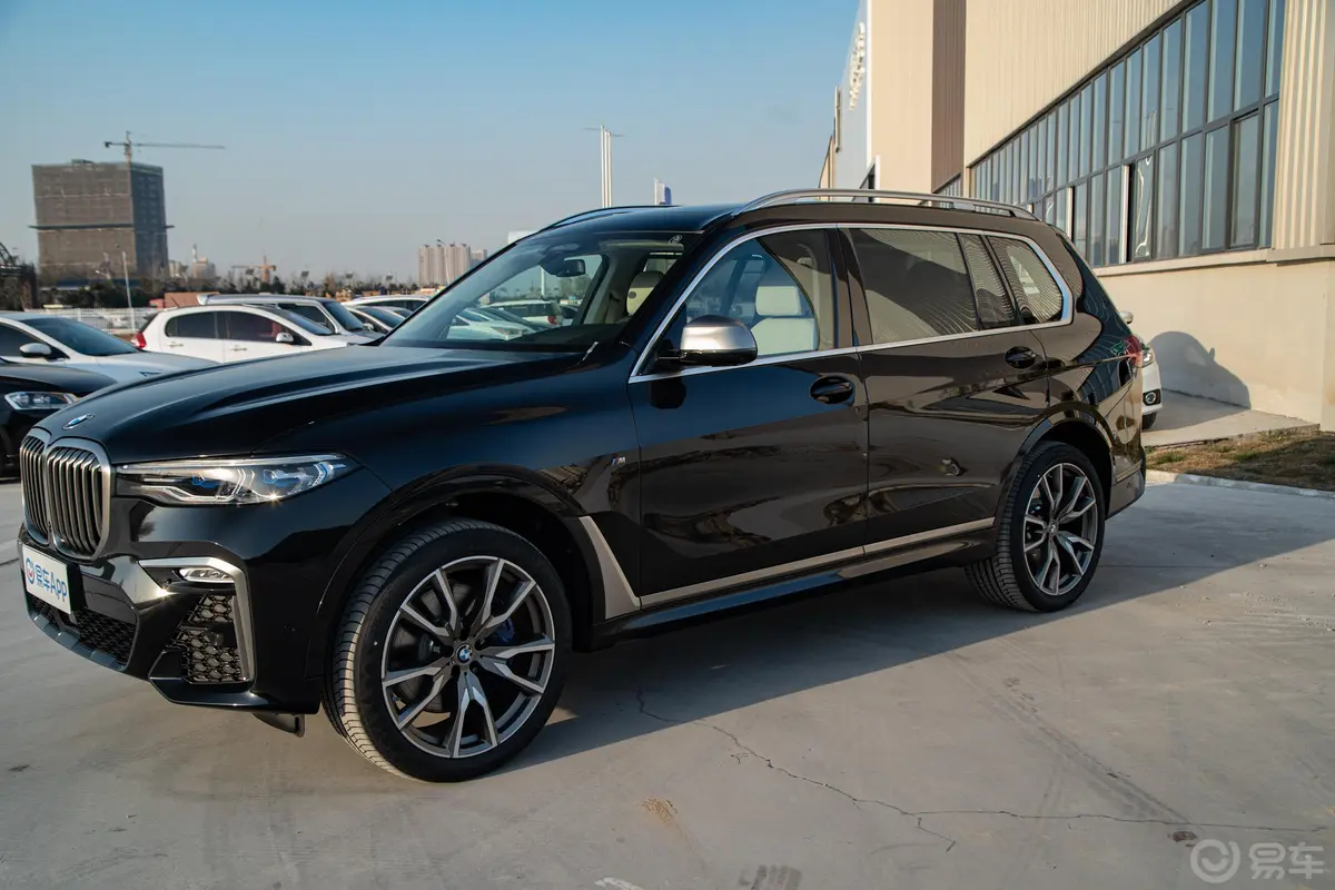 宝马X7xDrive M50i外观