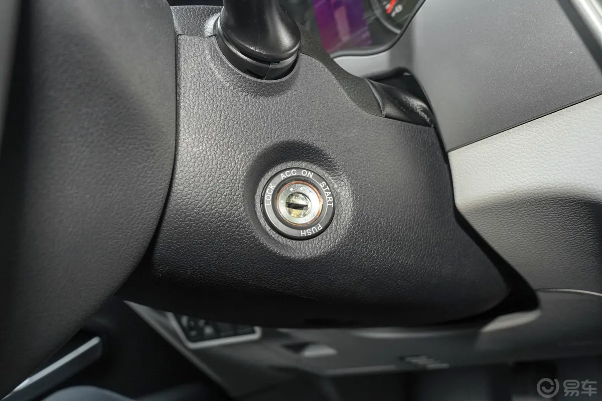 瑞风M4悦享系列 2.0L 手动 舒适型 汽油 国VI钥匙孔或一键启动按键