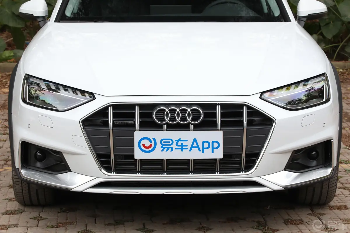 奥迪A4(进口)45TFSI allroad quattro 探索家版外观