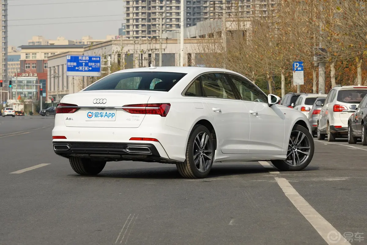 奥迪A6L40 TFSI 豪华动感型外观