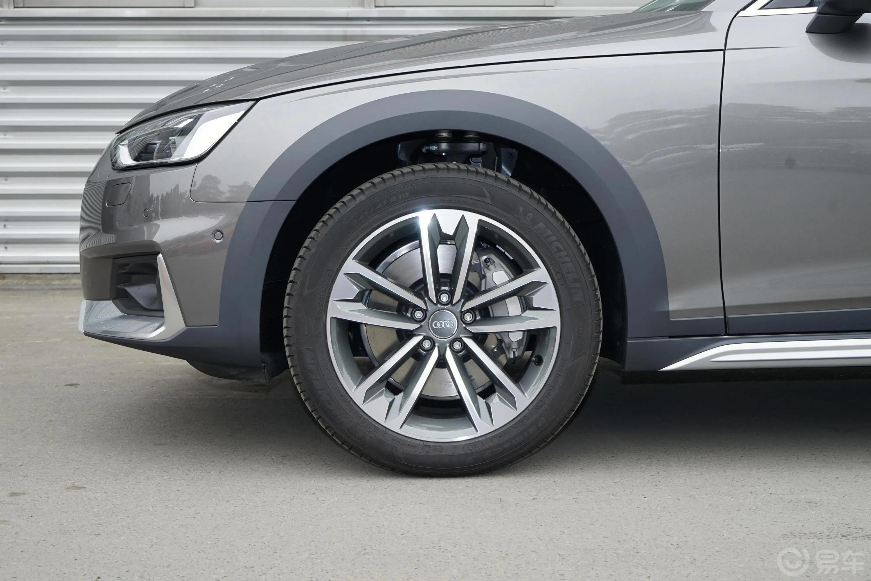 奥迪A4(进口)45TFSI allroad quattro 探索家版外观