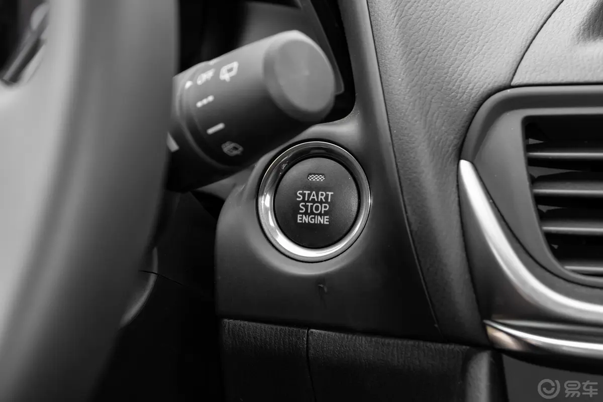 马自达CX-42.0L 手自一体 两驱 蓝天领先版钥匙孔或一键启动按键