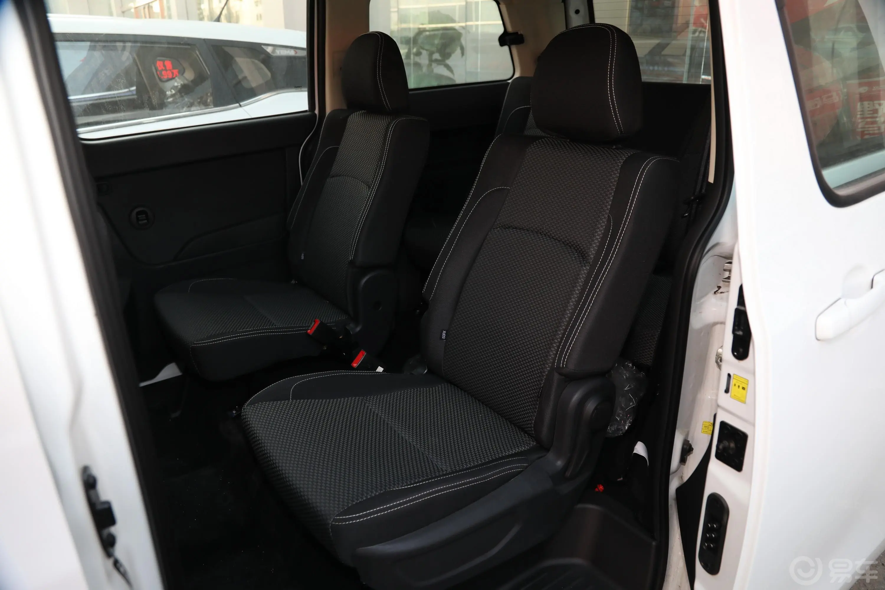 斯派卡改款 1.5L 手动 舒适型后排座椅