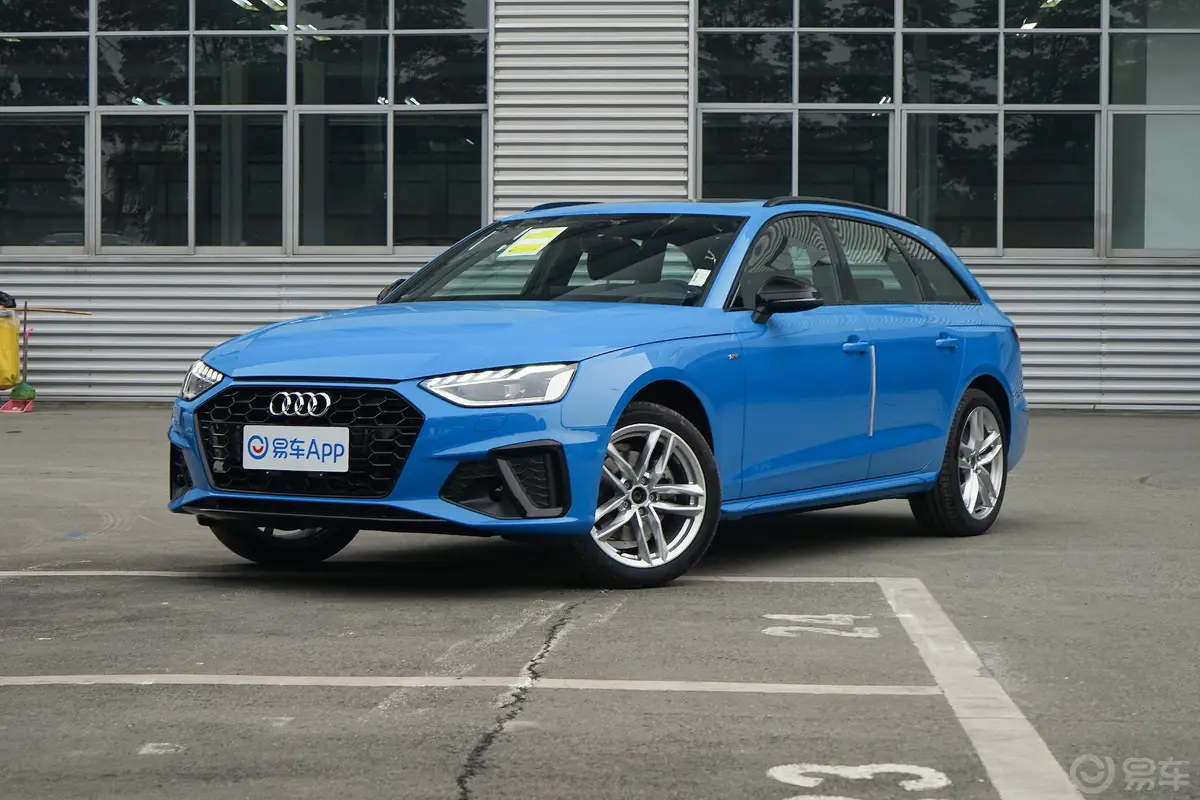 奥迪A4(进口)Avant 先锋派 40TFSI 豪华动感型侧前45度车头向左水平