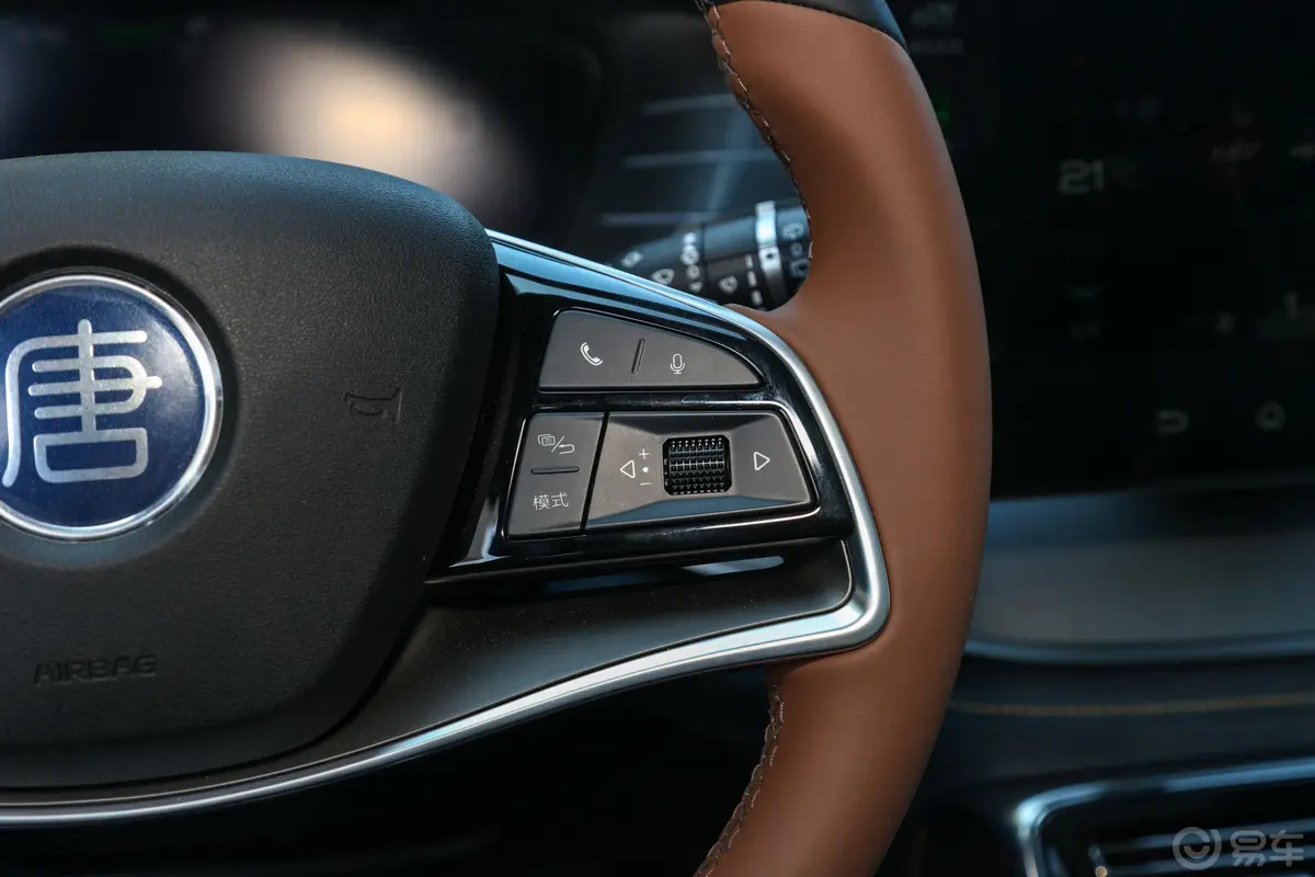 唐新能源EV 四驱 高性能版 创世旗舰型右侧方向盘功能按键