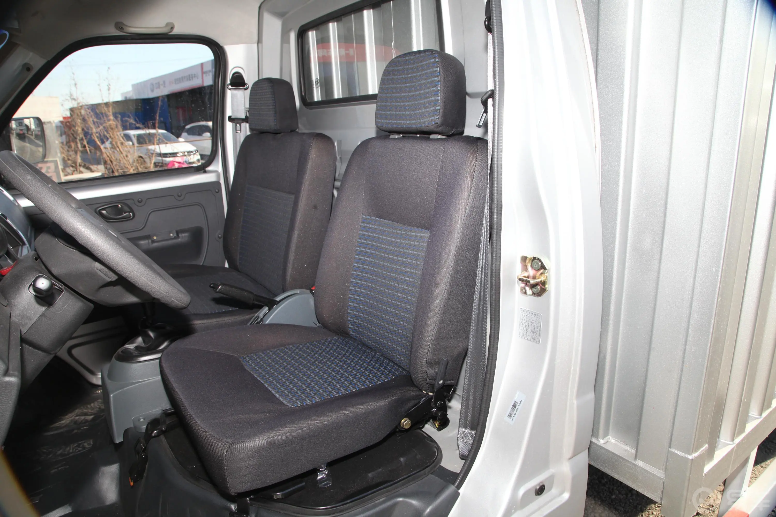 福瑞达K21轻卡 1.5L 手动 单排厢货 标准型内饰