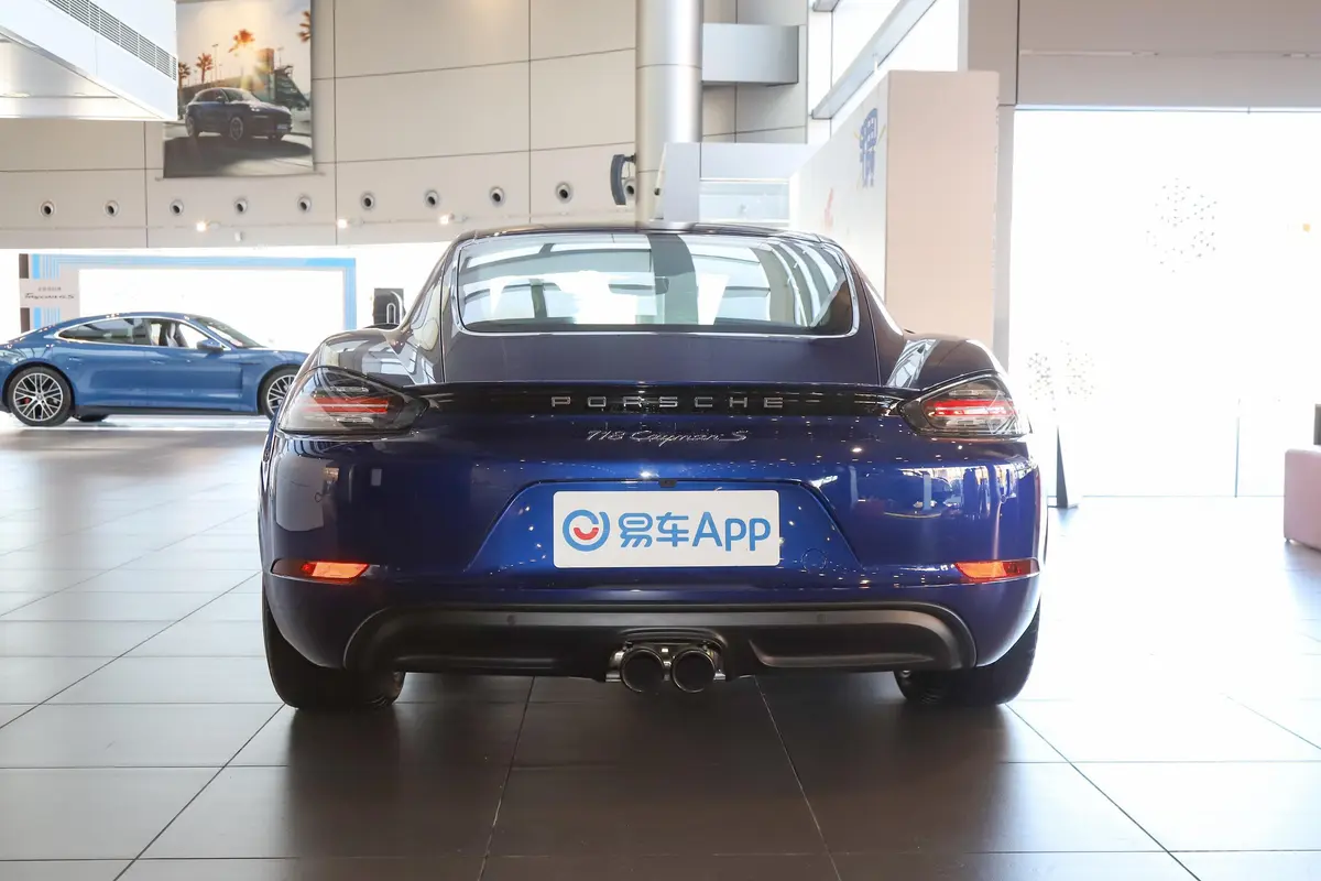 保时捷718Cayman S 2.5T正后水平