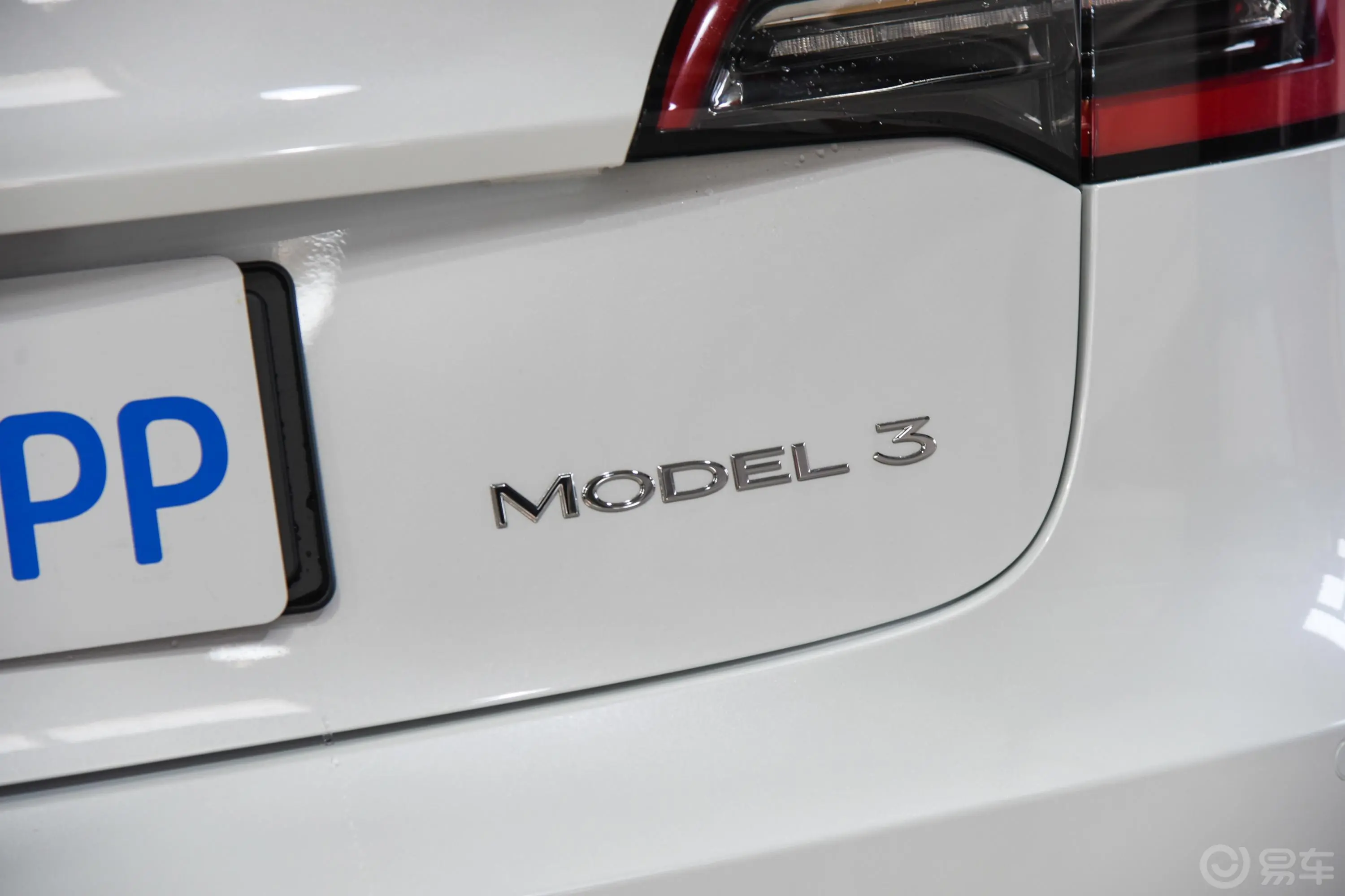 Model 3标准续航后驱升级版外观
