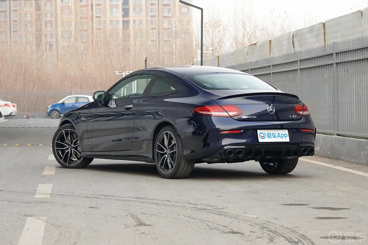 奔驰C级 AMGAMG C 43 4MATIC 轿跑车外观