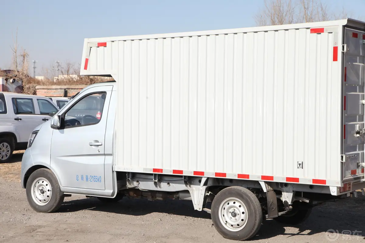 长安星卡1.5L 单排 钢板货柜车基本型 国VI外观