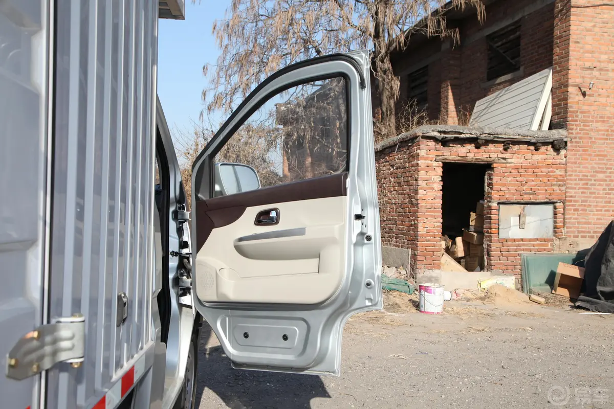 长安星卡1.5L 单排 钢板货柜车基本型 国VI副驾驶员车门