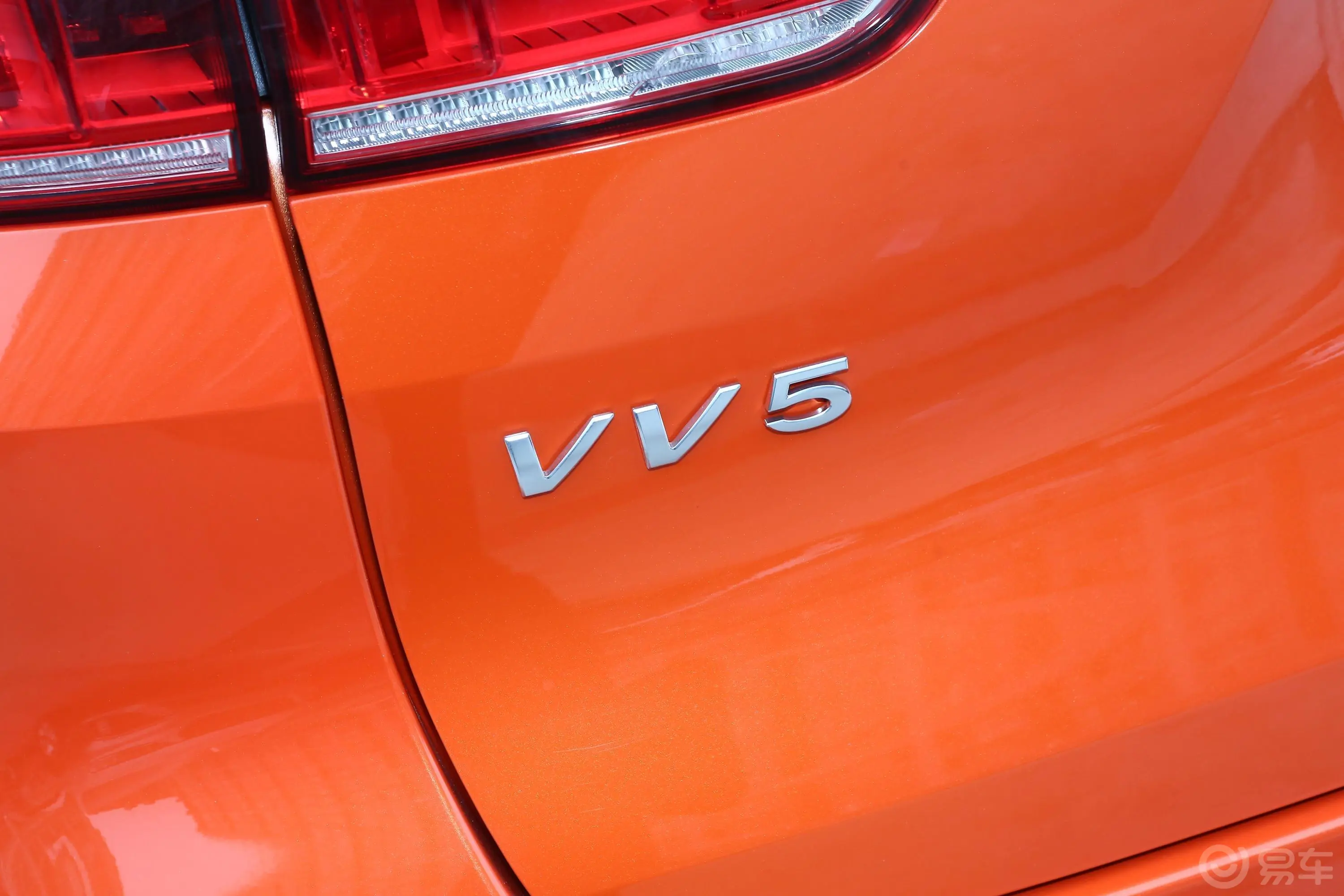 魏牌VV51.5T 双离合 元气橙版外观