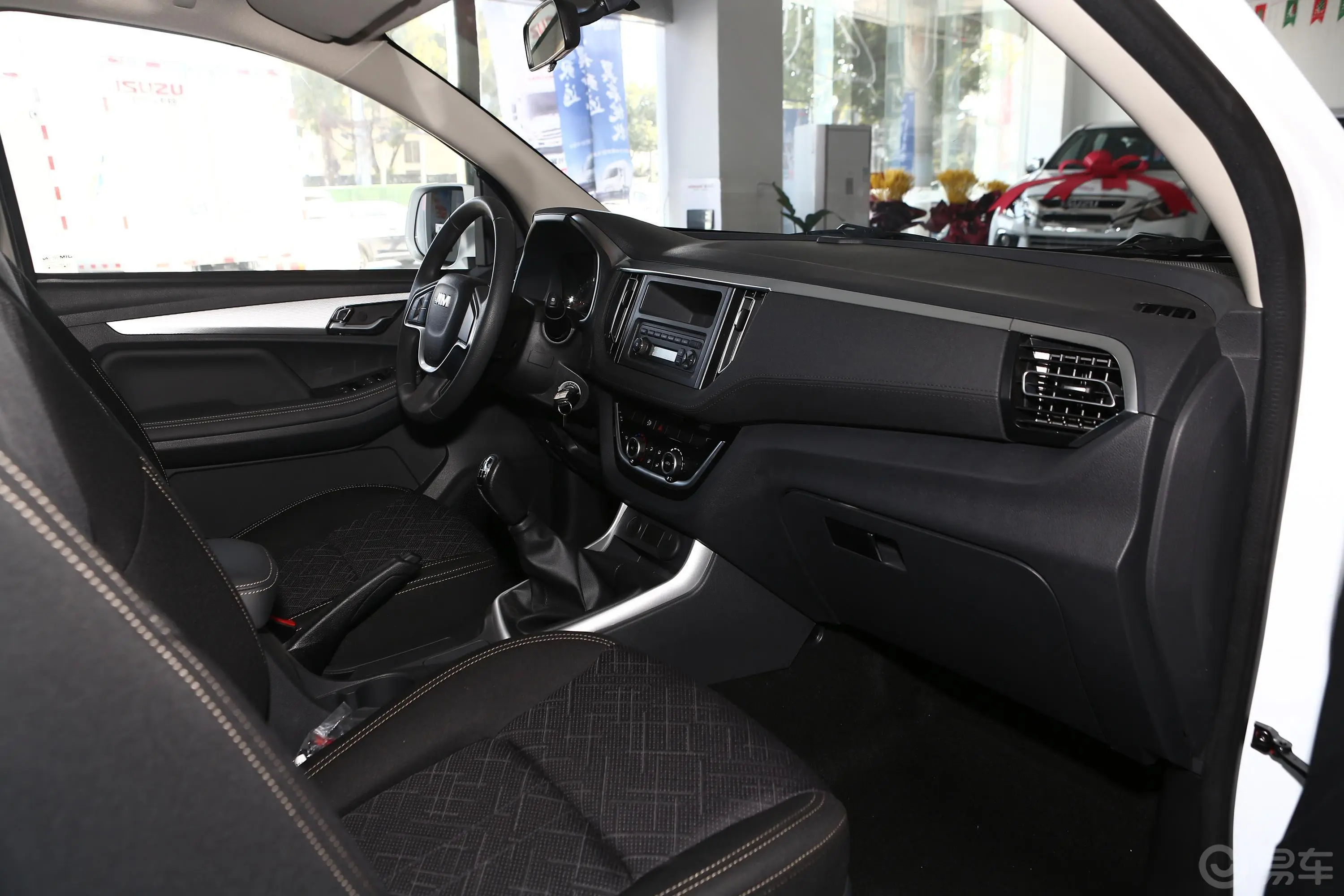 瑞迈2.8T 手动 两驱 加长舒适版 柴油内饰全景副驾驶员方向