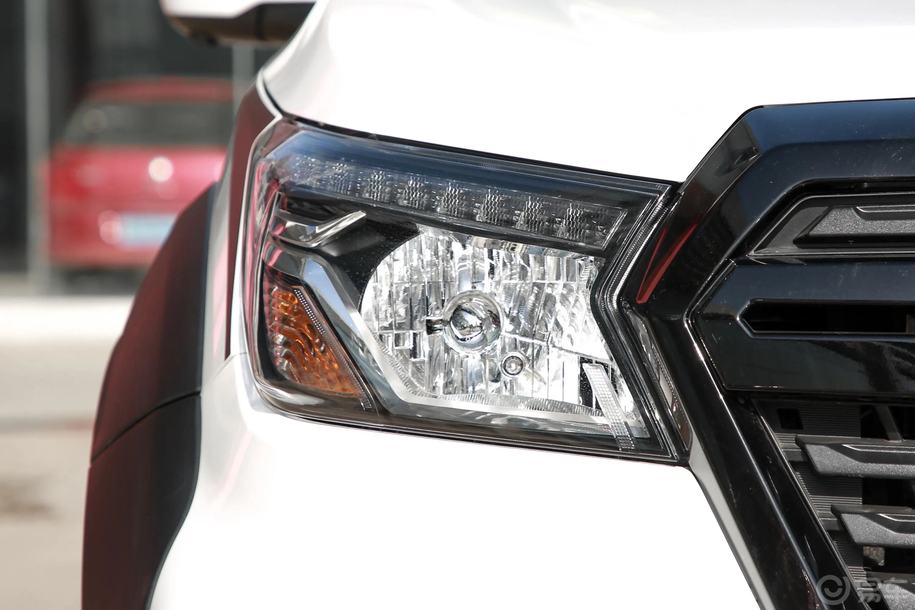 锐骐6都市版 2.3T 手动两驱标准型 柴油外观灯组