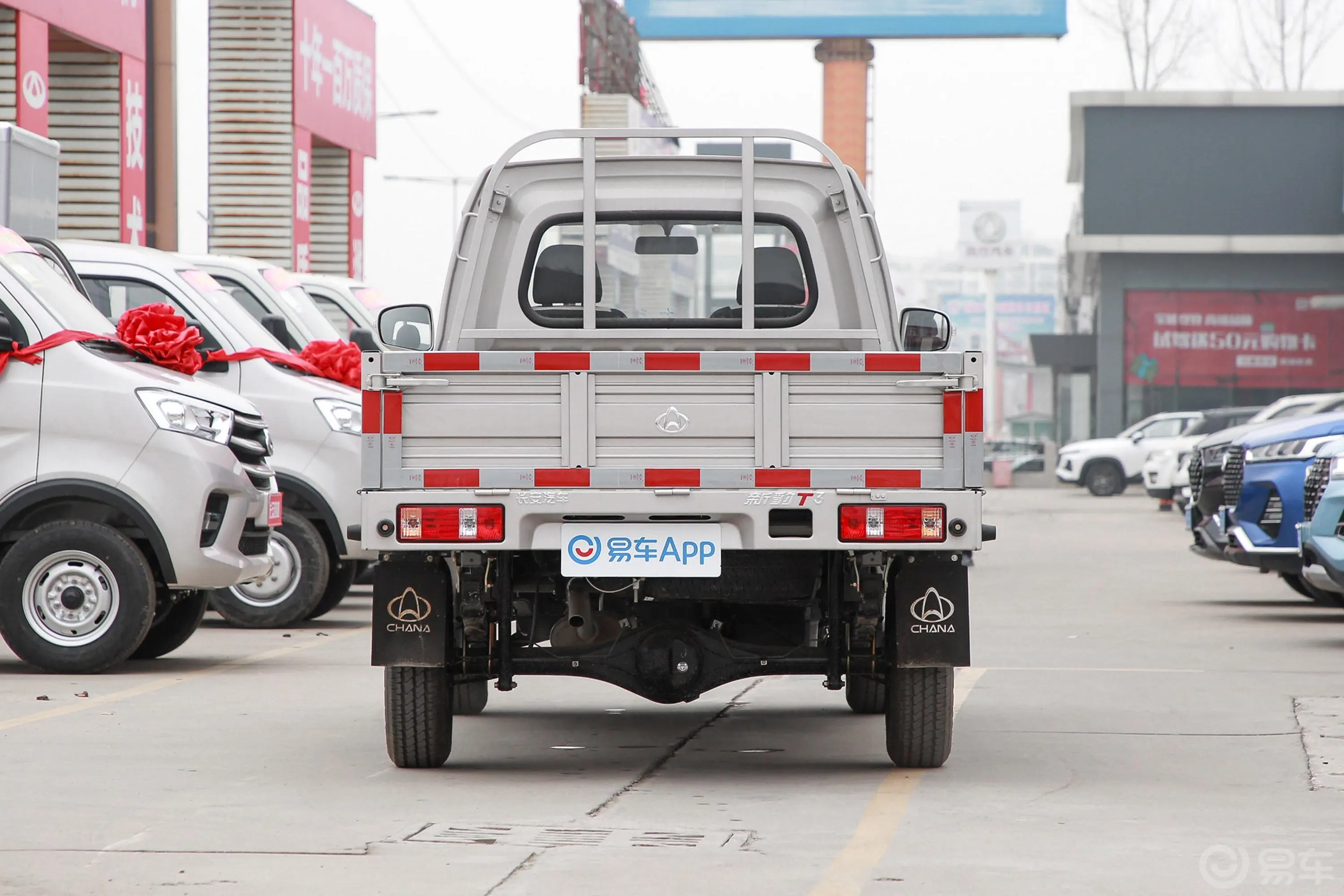 新豹T3载货汽车N1 1.2L 单排单后轮 标准版(4.755米) SC1031TMD6B1 汽油 国Ⅵ正后水平