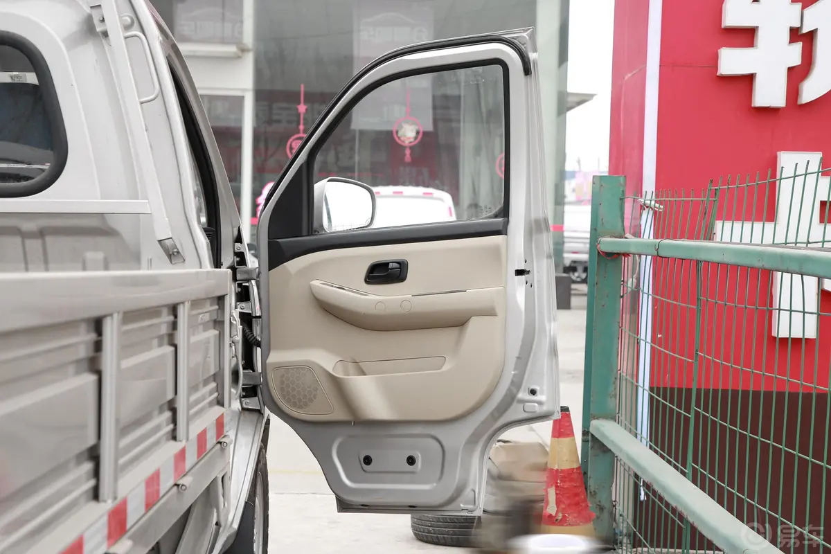 新豹T3载货汽车N1 1.2L 单排单后轮 标准版(4.755米) SC1031TMD6B1 汽油 国Ⅵ副驾驶员车门