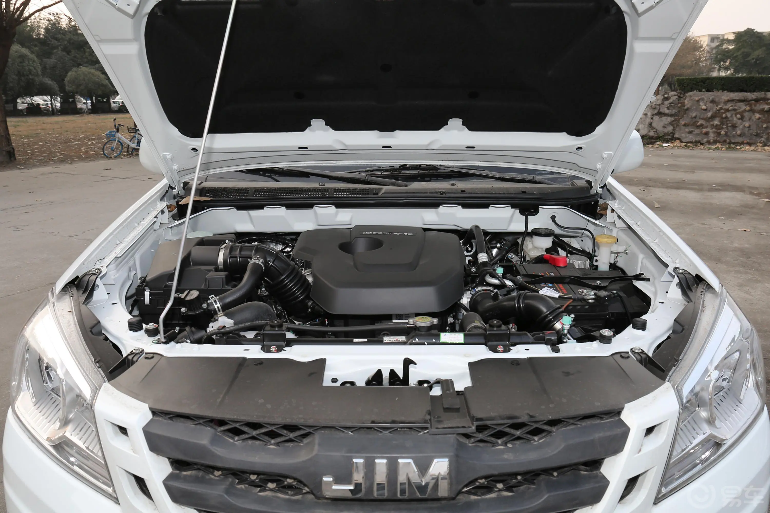 瑞迈2.4T 手动 四驱 标轴舒适版 汽油发动机舱整体