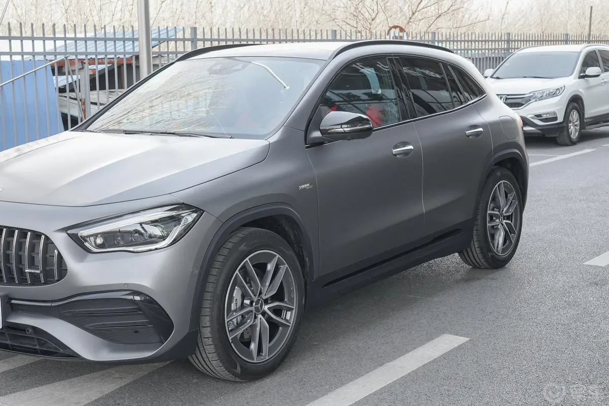 奔驰GLA AMGAMG GLA 35 4MATIC外观