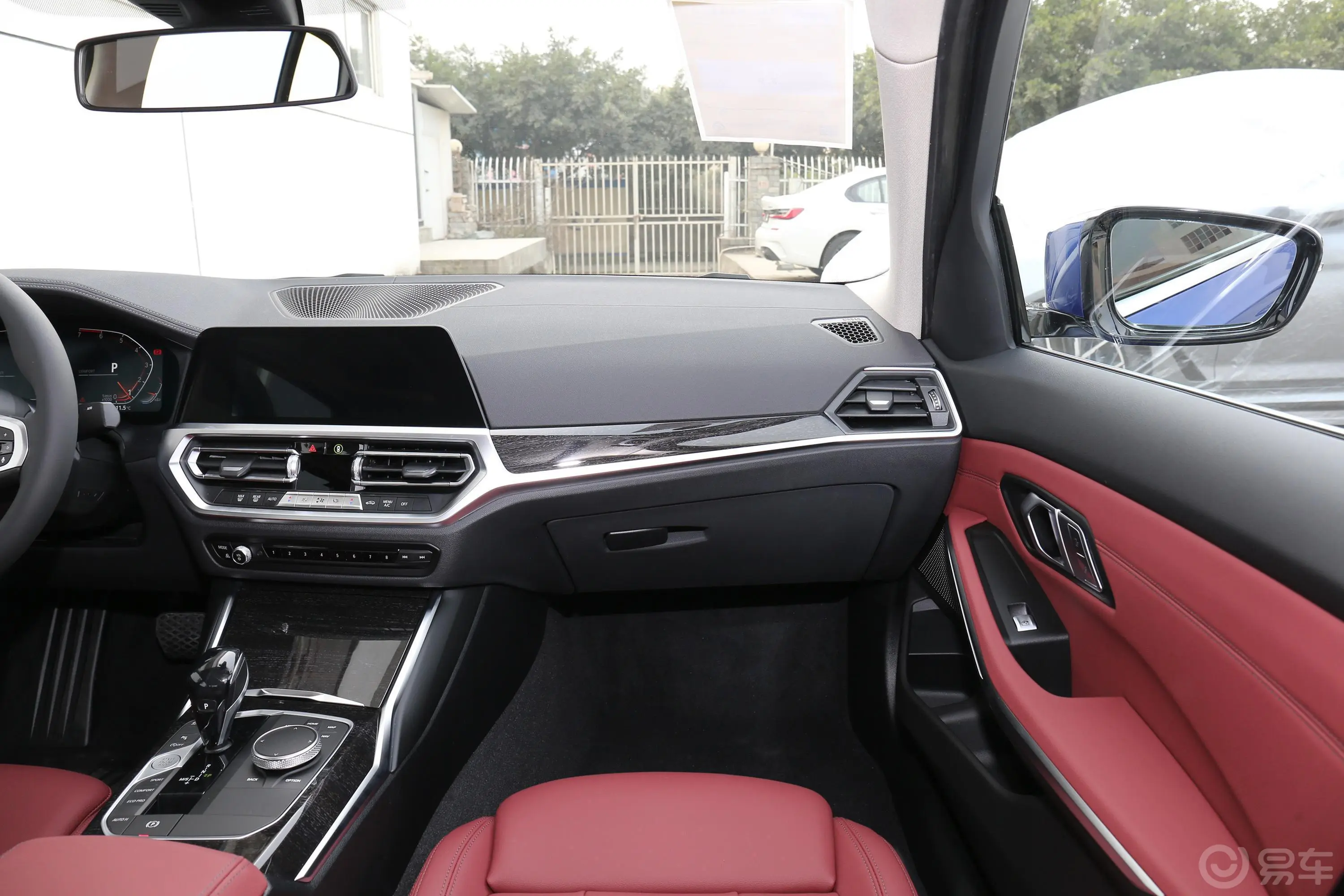 宝马3系改款 325Li xDrive M运动套装副驾驶位区域