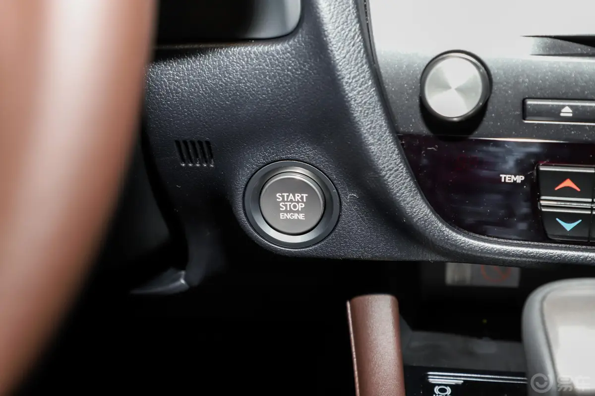 雷克萨斯RX改款 300 舒适版钥匙孔或一键启动按键