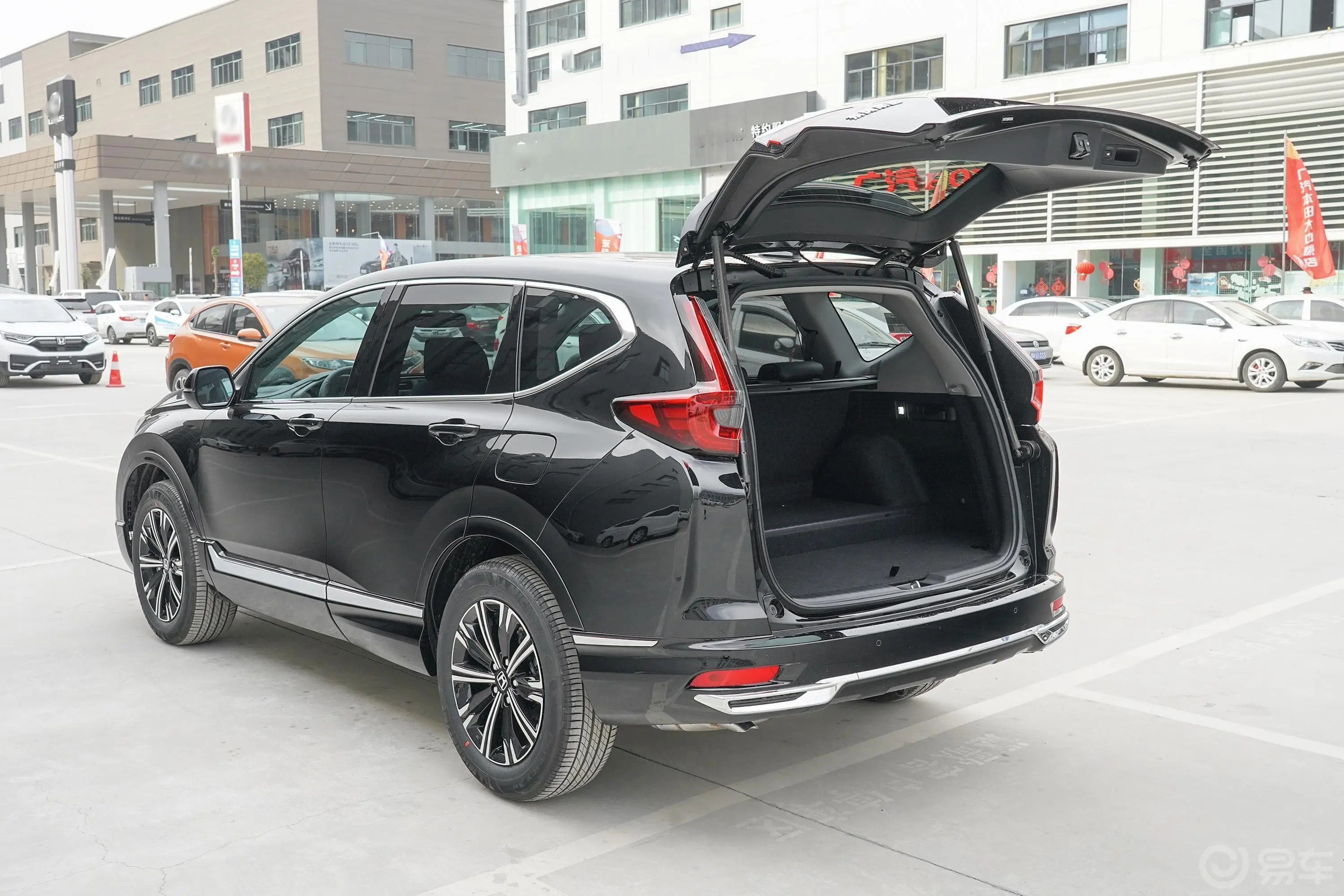 本田CR-V e:PHEV2.0L 睿雅版后备厢开启45度侧拍